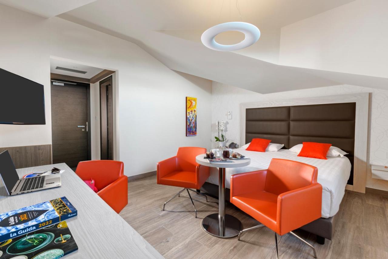 Bhotel